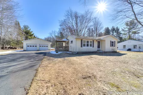 1548 Delz, Muskegon, MI 49445