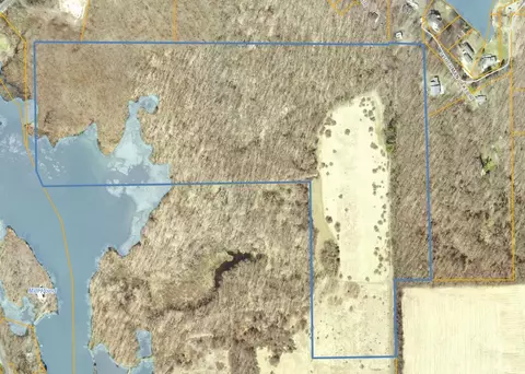 E G, Augusta, MI 49012 photo 2