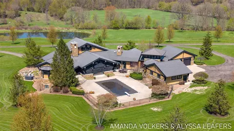 10306 Ivanrest, Byron Center, MI 49315