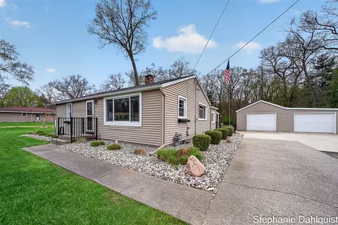 1662 N Roberts, Muskegon, MI 49445