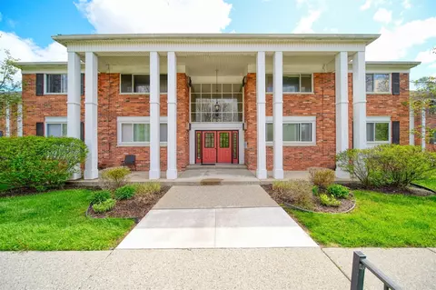 525 Fairbrook #207, Northville, MI 48167