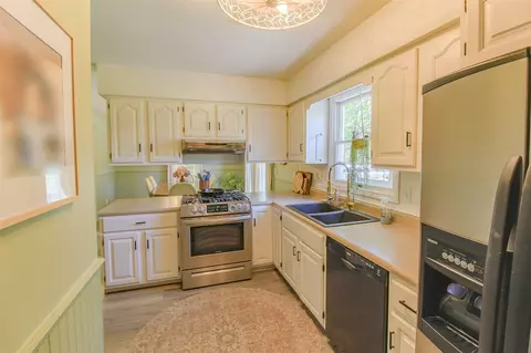 Kitchen - 7120 15 12 Mile, Marshall, MI 49068 photo 5 of 5