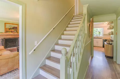 Entry Way - 7120 15 12 Mile, Marshall, MI 49068 photo 1 of 2