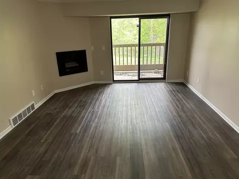 3005 Fernwood #103, Ann Arbor, MI 48108