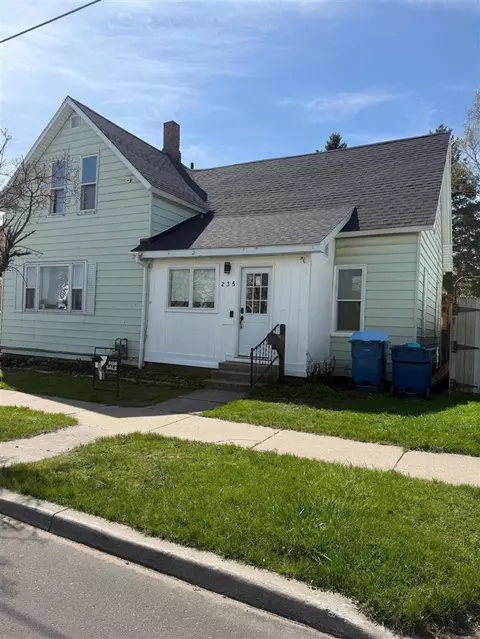 235 5th, Manistee, MI 49660