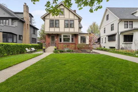 533 Gladstone, Grand Rapids, MI 49506