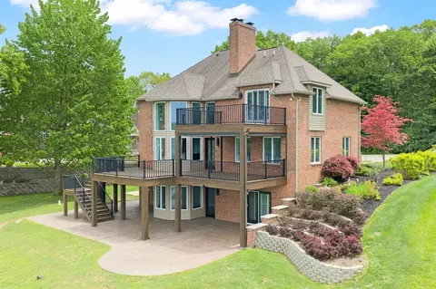 10436 Kings Pt, Three Rivers, MI 49093