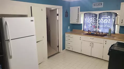 Kitchen - 207 N State, Gobles, MI 49055 photo 2 of 3