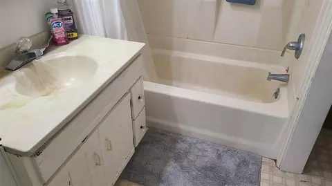 Bath - 207 N State, Gobles, MI 49055 photo 1 of 2