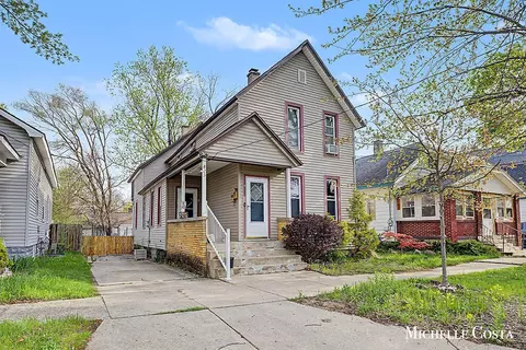 825 Crosby, Grand Rapids, MI 49504