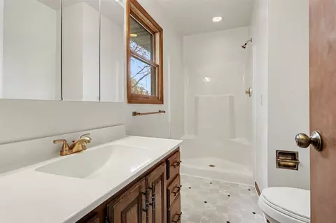 Bath - 6118 Ormada, Kalamazoo, MI 49048 photo 1 of 2