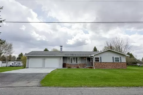 330 Johnson, Edmore, MI 48829