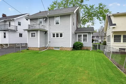 Exterior - 747 Crescent, Jackson, MI 49203 photo 11 of 12