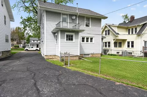 Exterior - 747 Crescent, Jackson, MI 49203 photo 9 of 12