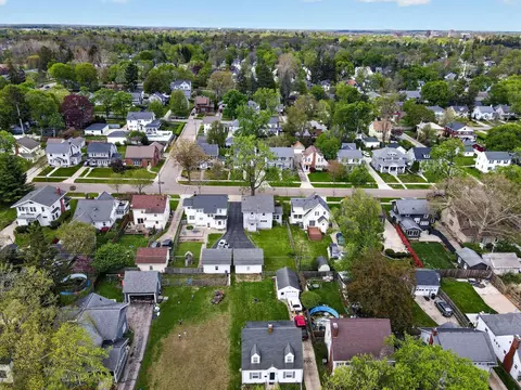 View/Area - 747 Crescent, Jackson, MI 49203 photo 10 of 13