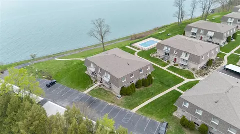 3622 Lake Shr #G12, Saint Joseph, MI 49085