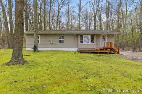 14218 W Church, Howard City, MI 49329