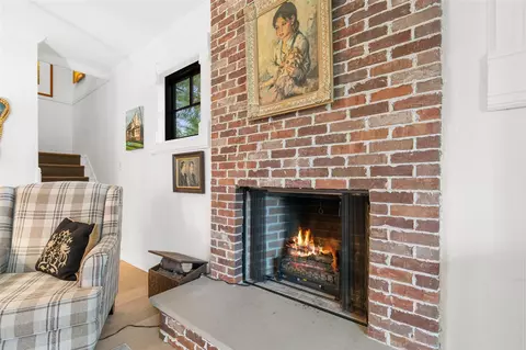 Living - 156 S S Un, Douglas, MI 49406 photo 3 of 7