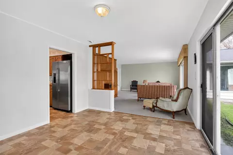Living - 400 Outer, Tecumseh, MI 49286 photo 10 of 14
