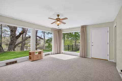 Living - 400 Outer, Tecumseh, MI 49286 photo 13 of 14