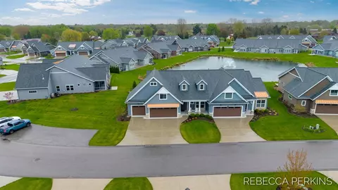 4715 W Wind # 41, Holland, MI 49423