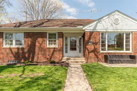 200 W Mckay, Saline, MI 48176
