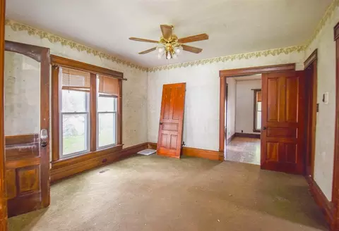 Living - 105 W Elm, Reading, MI 49274 photo 2 of 4