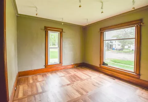 Living - 105 W Elm, Reading, MI 49274 photo 3 of 4