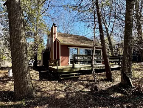 4667 N Lakeshore, Mears, MI 49436