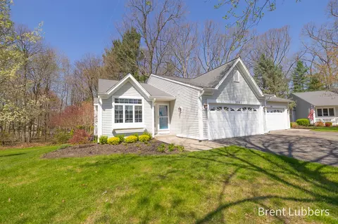 308 Winter Oaks, Holland, MI 49424