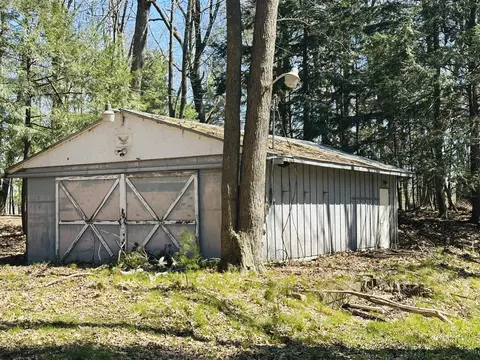 361 E Piney, Manistee, MI 49660