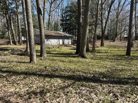 361 E Piney, Manistee, MI 49660