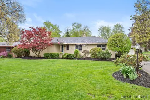 1836 Millbrook, Grand Rapids, MI 49508