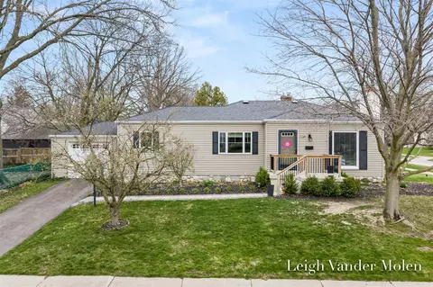 1129 Kenesaw, East Grand Rapids, MI 49506