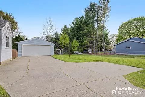 Exterior - 2225 Baldwin, Jenison, MI 49428 photo 3 of 6