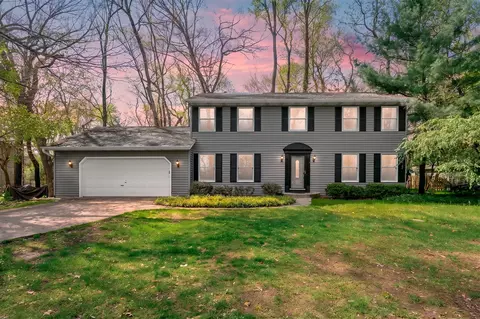 5283 W Q, Kalamazoo, MI 49009