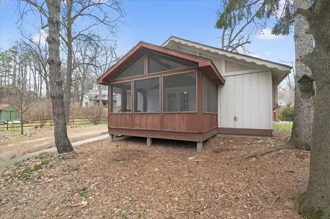 123 Kochs Bay, Grass Lake, MI 49240
