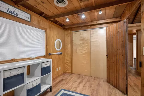Entry Way - 246 Ackerson Lk, Jackson, MI 49201 photo 3 of 3