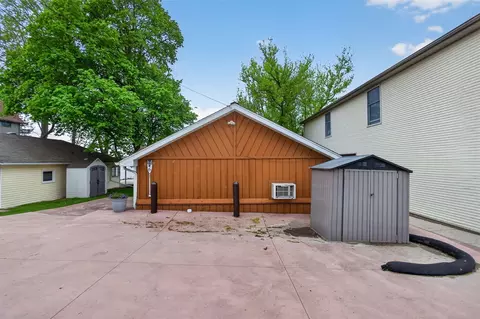 Exterior - 246 Ackerson Lk, Jackson, MI 49201 photo 8 of 9