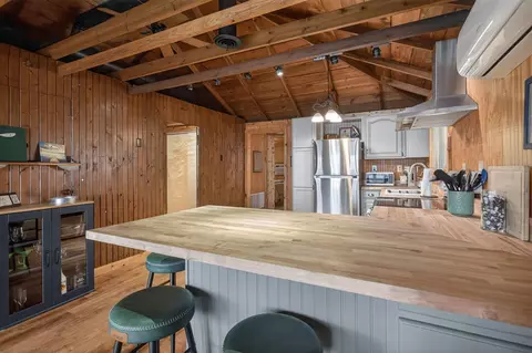 Kitchen - 246 Ackerson Lk, Jackson, MI 49201 photo 5 of 6