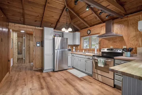 Kitchen - 246 Ackerson Lk, Jackson, MI 49201 photo 4 of 6