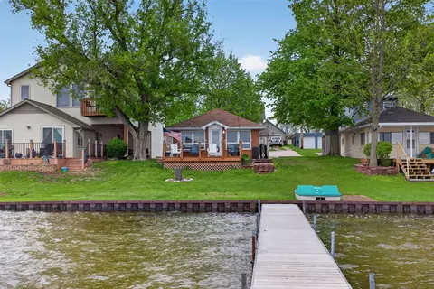 246 Ackerson Lk, Jackson, MI 49201