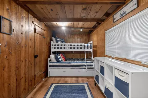 Bedroom - 246 Ackerson Lk, Jackson, MI 49201 photo 4 of 5