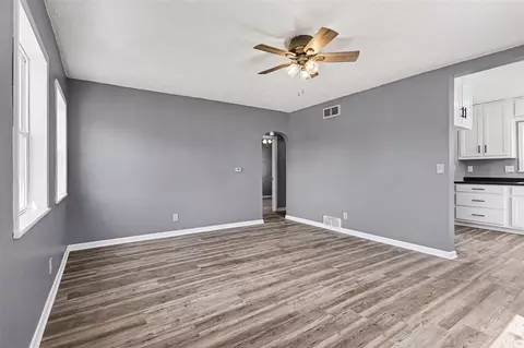 Living - 322 Shaffmaster, Bronson, MI 49028 photo 3 of 3