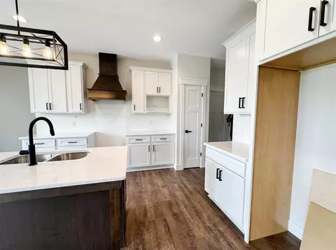 Kitchen - 2139 Smith, Temperance, MI 48182 photo 4 of 5