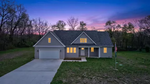 6313 Sweet Clover Hls, Jonesville, MI 49250