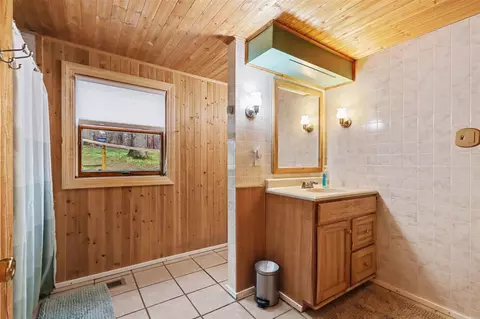 Bath - 12015 Oakridge, Plainwell, MI 49080 photo 2 of 3