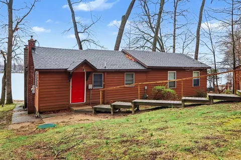 12015 Oakridge, Plainwell, MI 49080
