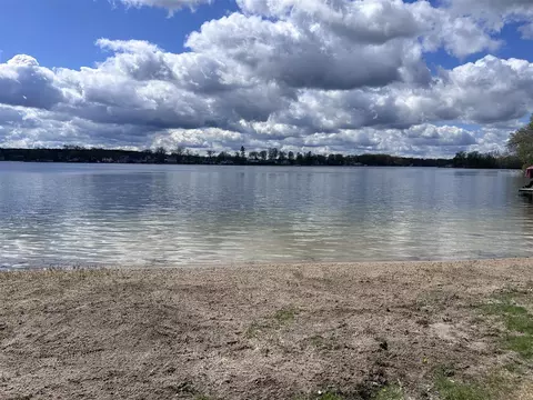 View/Area - 12015 Oakridge, Plainwell, MI 49080 photo 2 of 5