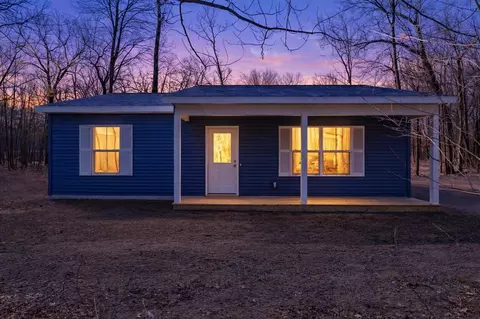 8992 Mackinaw Trl, Howard City, MI 49329